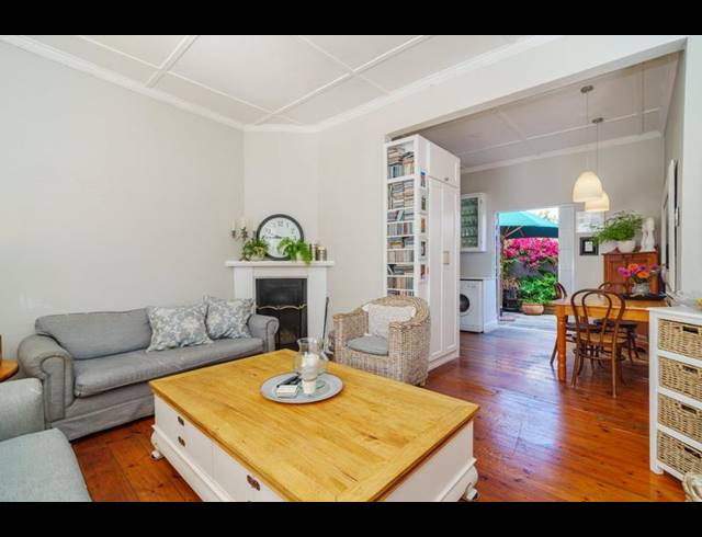 2 BEDROOM TOWNHOUSE FOR SALE IN WYNBERG UPPER